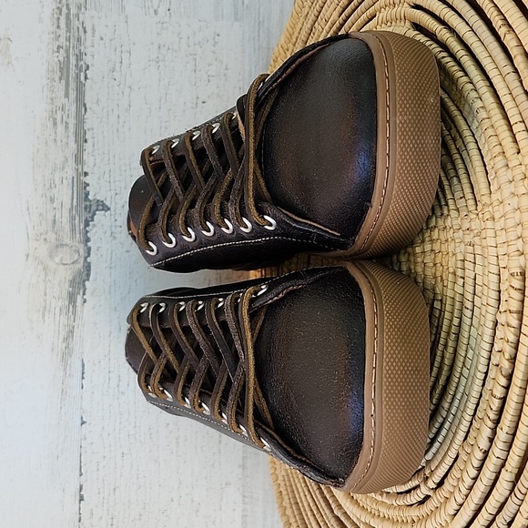 NWOT THURSDAY BOOT CO. PREMIER LOW TOP WOMEN'S LEATHER SNEAKER - Picture 2 of 10